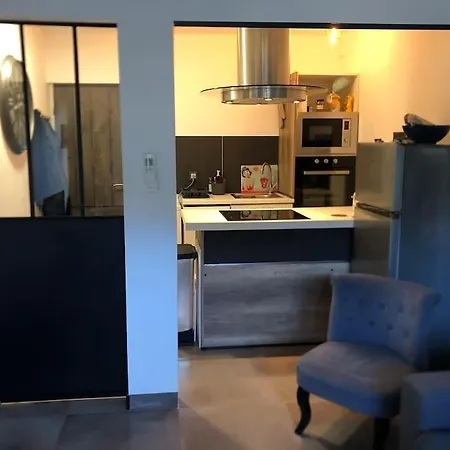 Apartment A 250m De La *